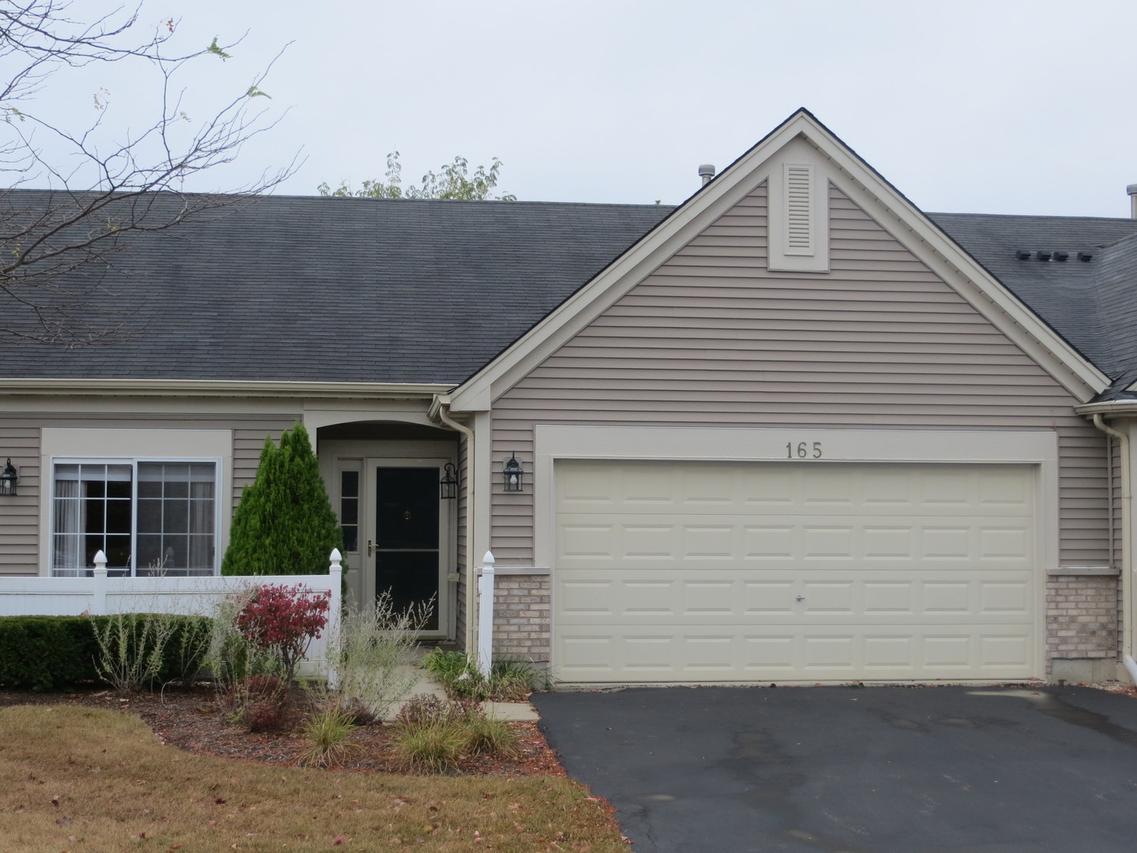 165 Enfield Ln., Grayslake, IL 60030