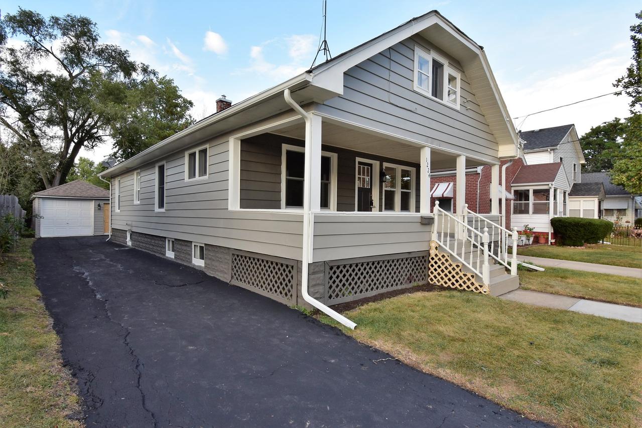 1224 Superior St., Aurora, IL 60505