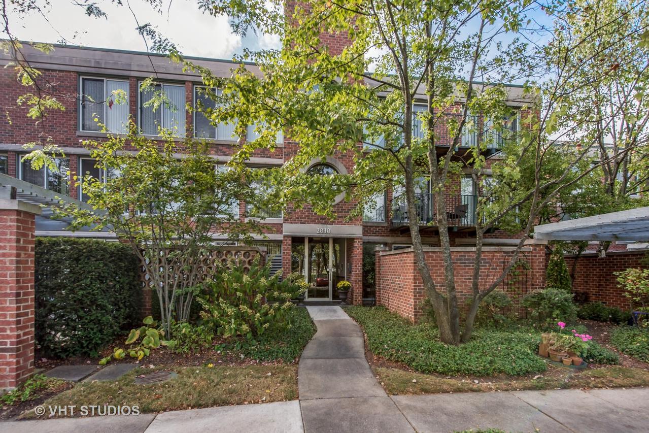 2030 Arbor Ln. #302, Northfield, IL 60093