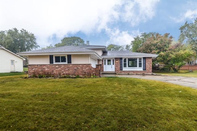 6S124 Lakewood Dr., Naperville, IL 60540