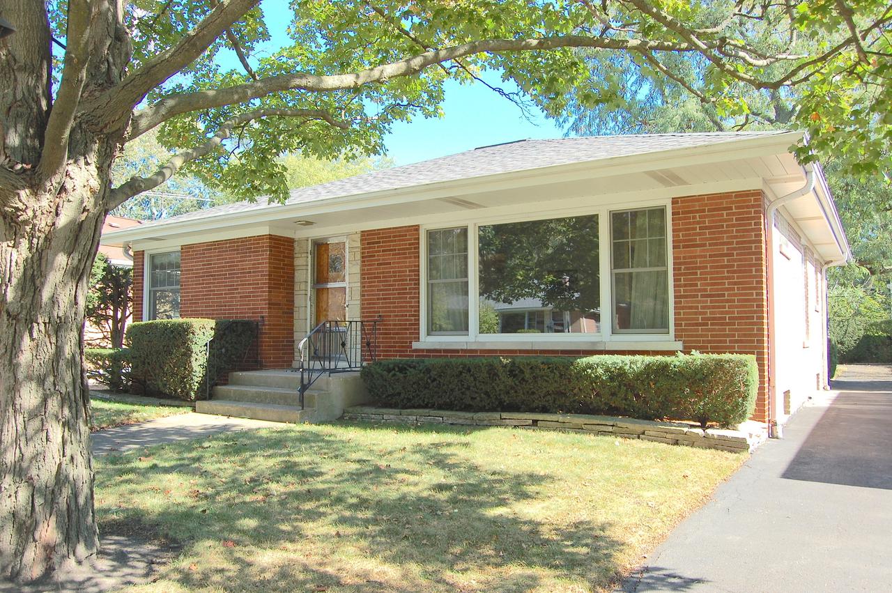 428 Romona Rd., Wilmette, IL 60091