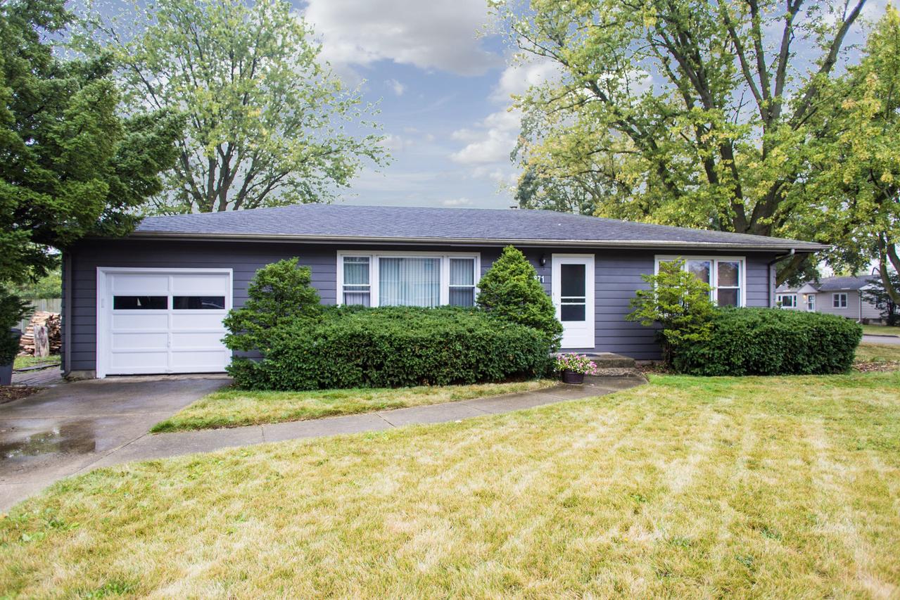 871 Adams St., Elgin, IL 60123