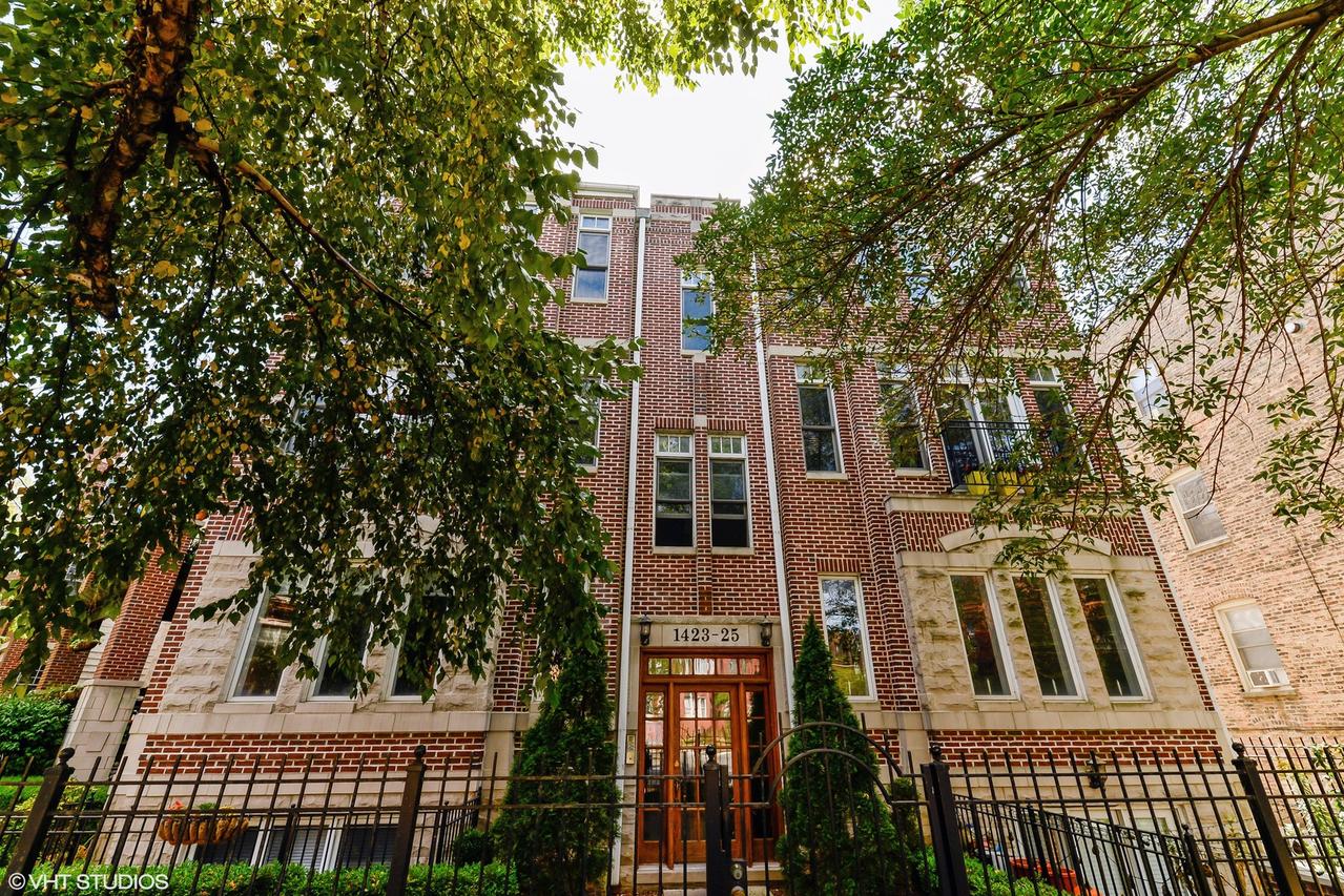 1425 W Victoria St. #2, Chicago, IL 60660