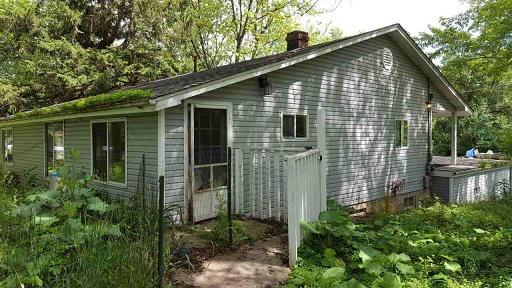 902 Landl Park Rd., Mchenry, IL 60051