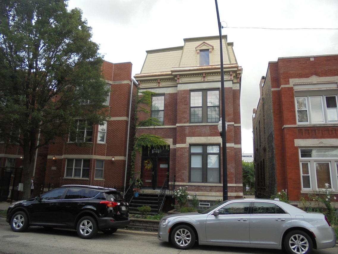 1041 S Oakley Blvd., Chicago, IL 60612
