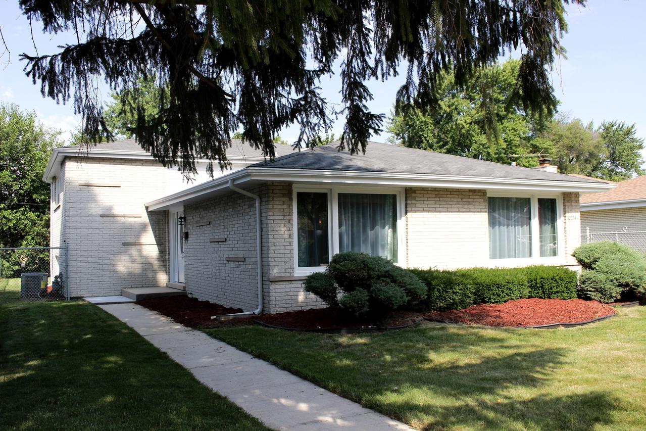 10214 S Kolin Ave., Oak Lawn, IL 60453