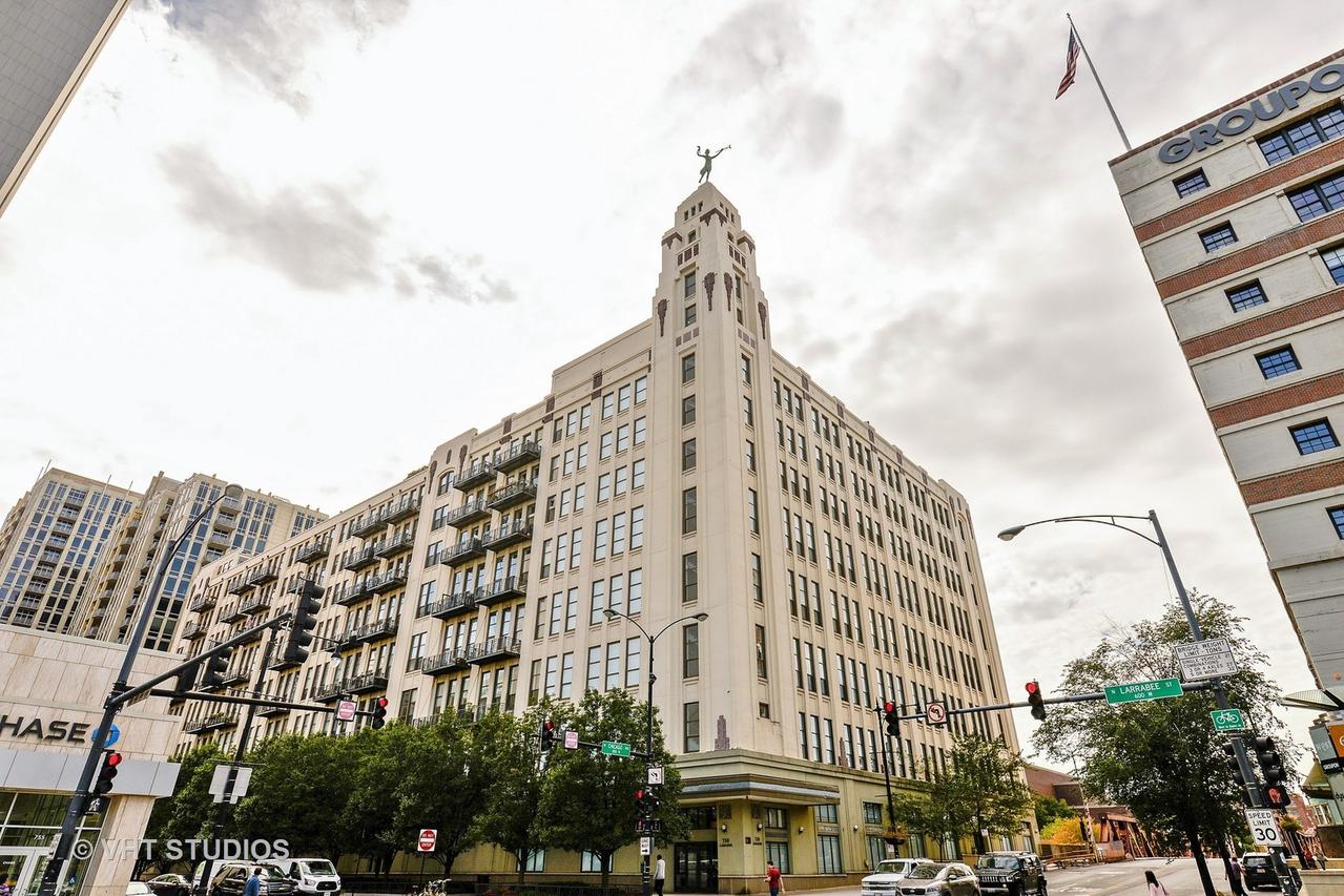 758 N Larrabee St. #403, Chicago, IL 60654