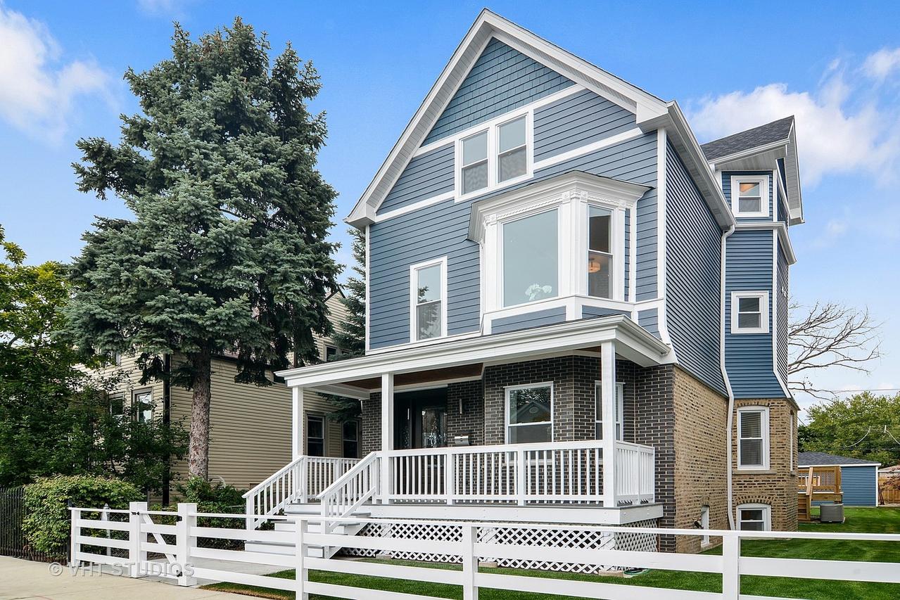 3913 N Whipple St., Chicago, IL 60618