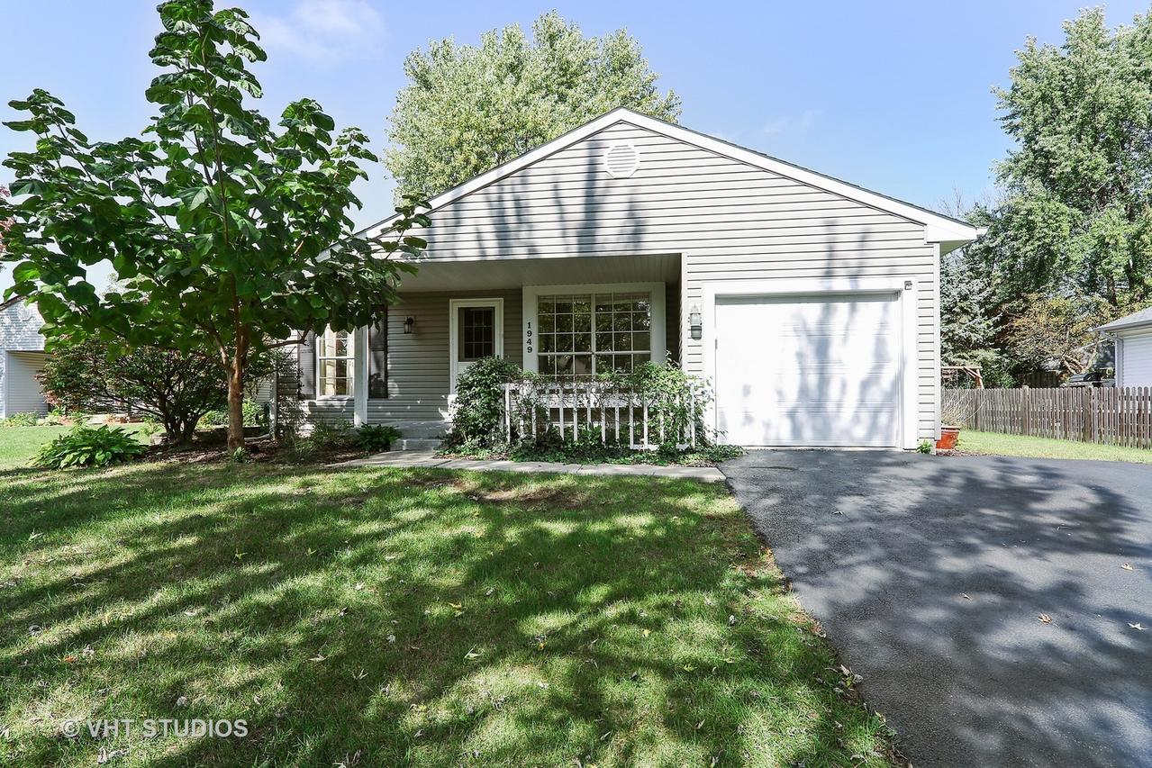 1949 Navarone Dr., Naperville, IL 60565
