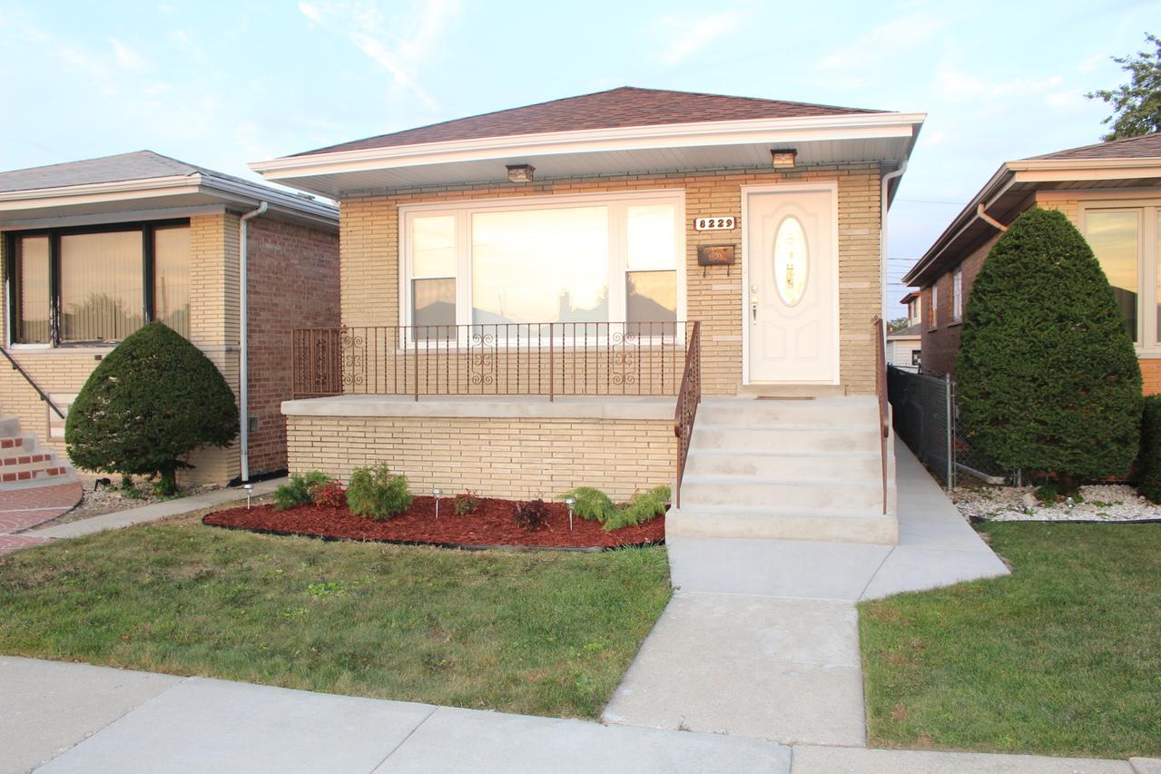 8229 S Sacramento Ave., Chicago, IL 60652