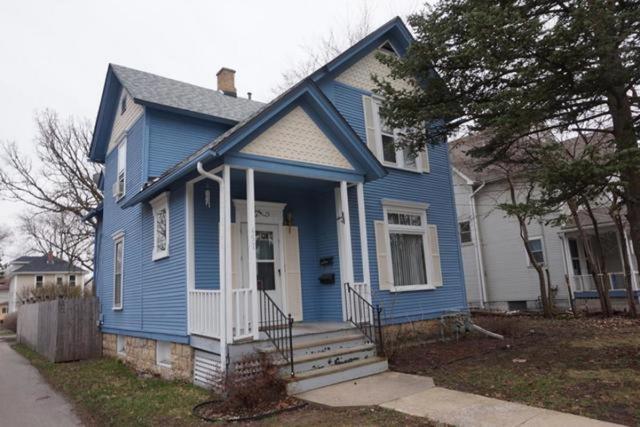 451 Marion Ave., Aurora, IL 60505