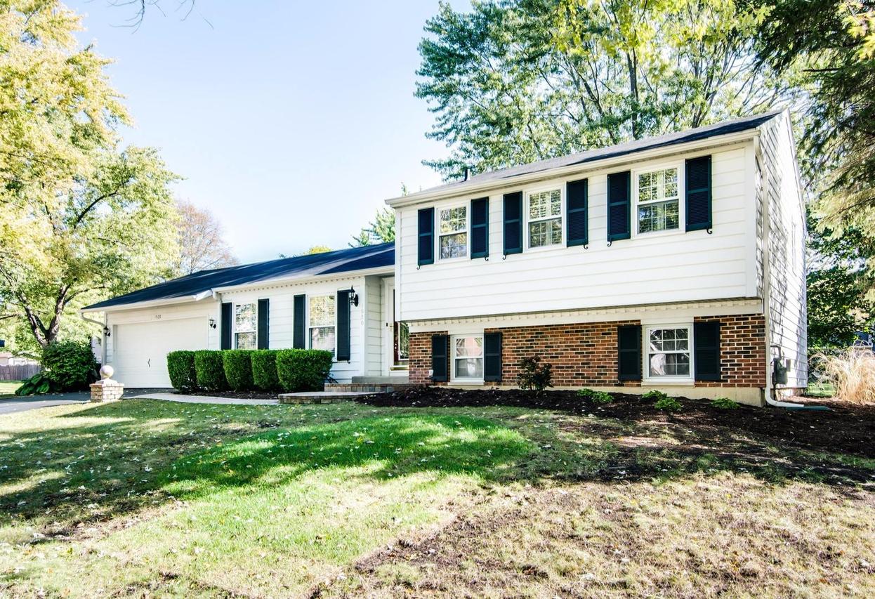 1920 Ridgefield Ln., Naperville, IL 60565
