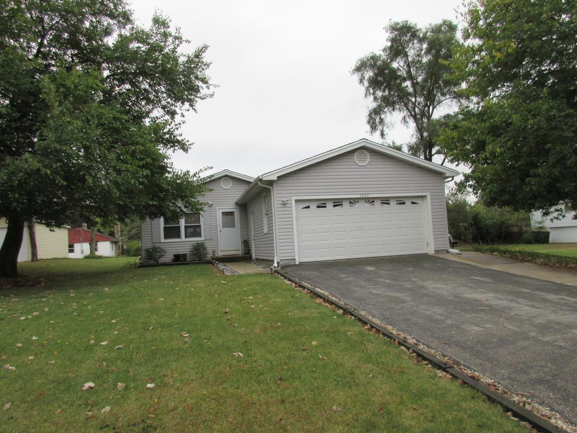 1407 Gardina Vista, Crystal Lake, IL 60014