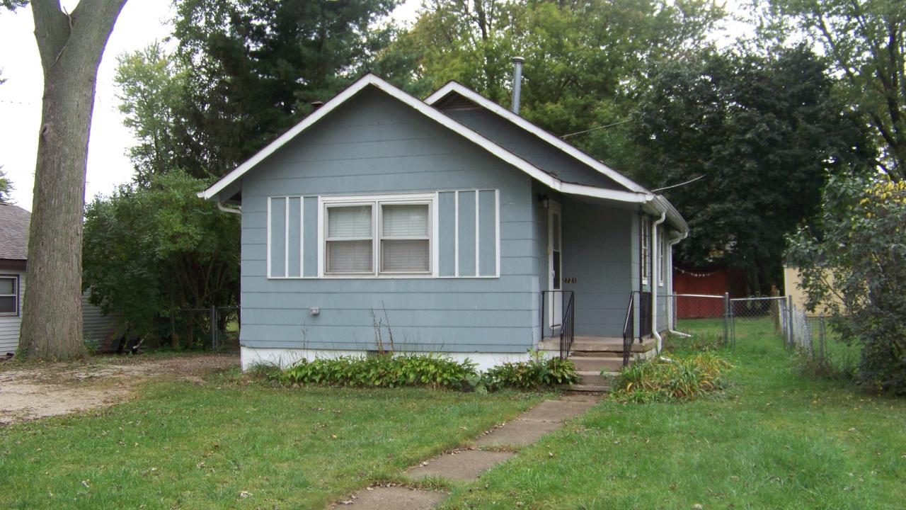 2721 N Orchard Dr., Mccullom Lake, IL 60050