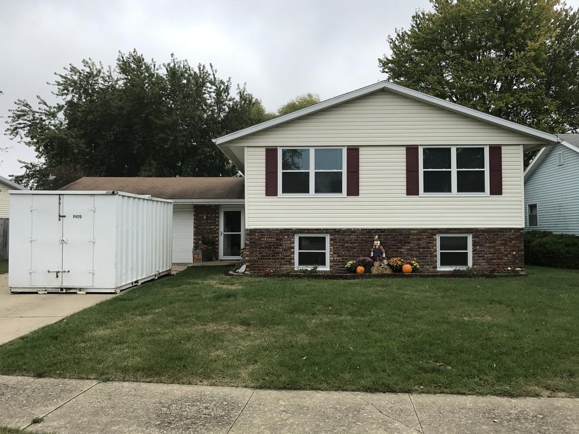 766 Cherokee Dr., Bourbonnais, IL 60914