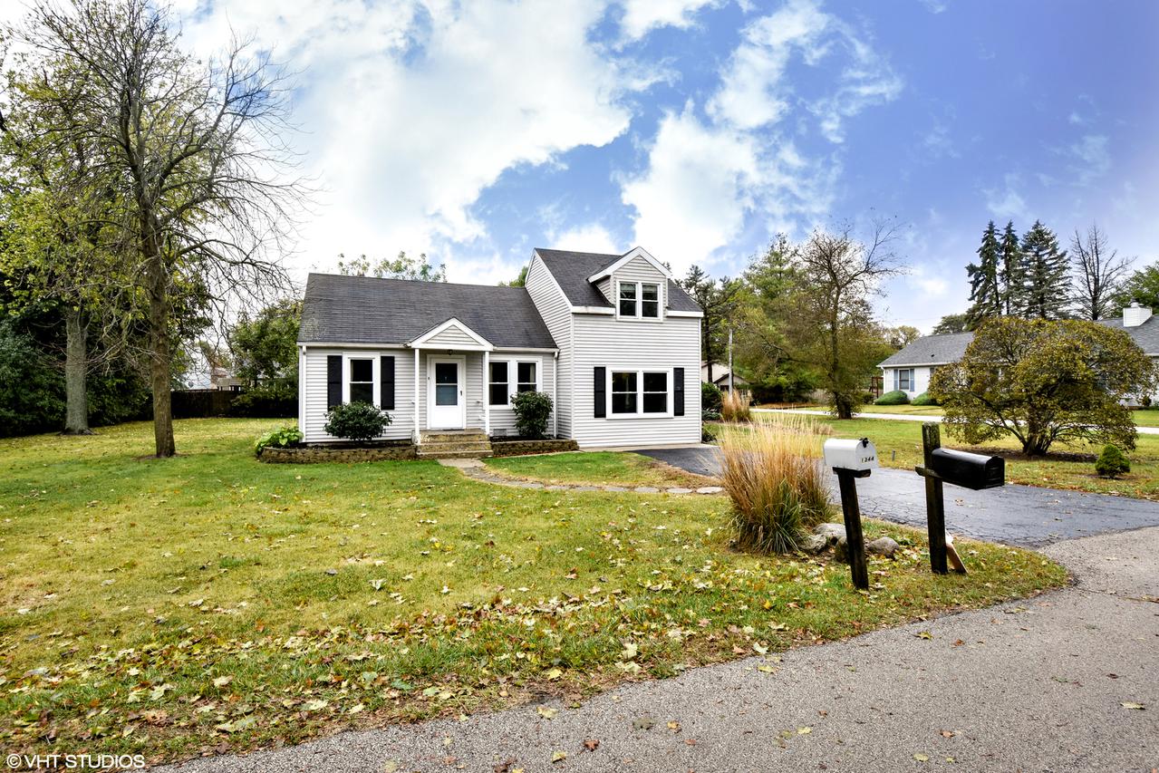 1345 Ivy Ln., Crystal Lake, IL 60014