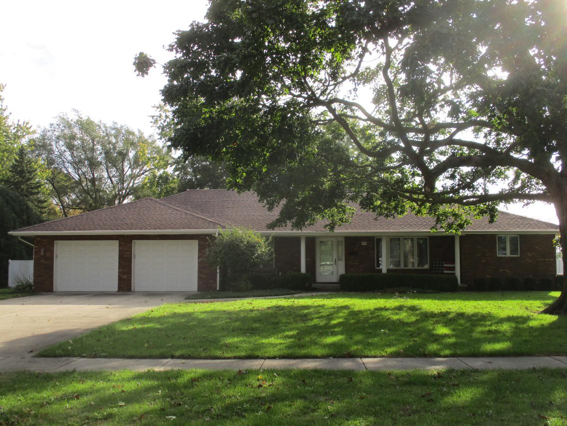 249 S Pine St., Arcola, IL 61910