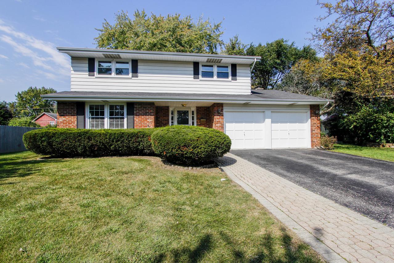1109 Cardinal Ln., Naperville, IL 60540