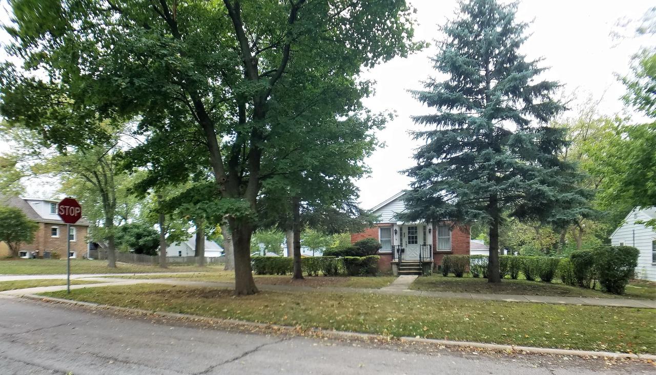 240 S Adams St., Westmont, IL 60559