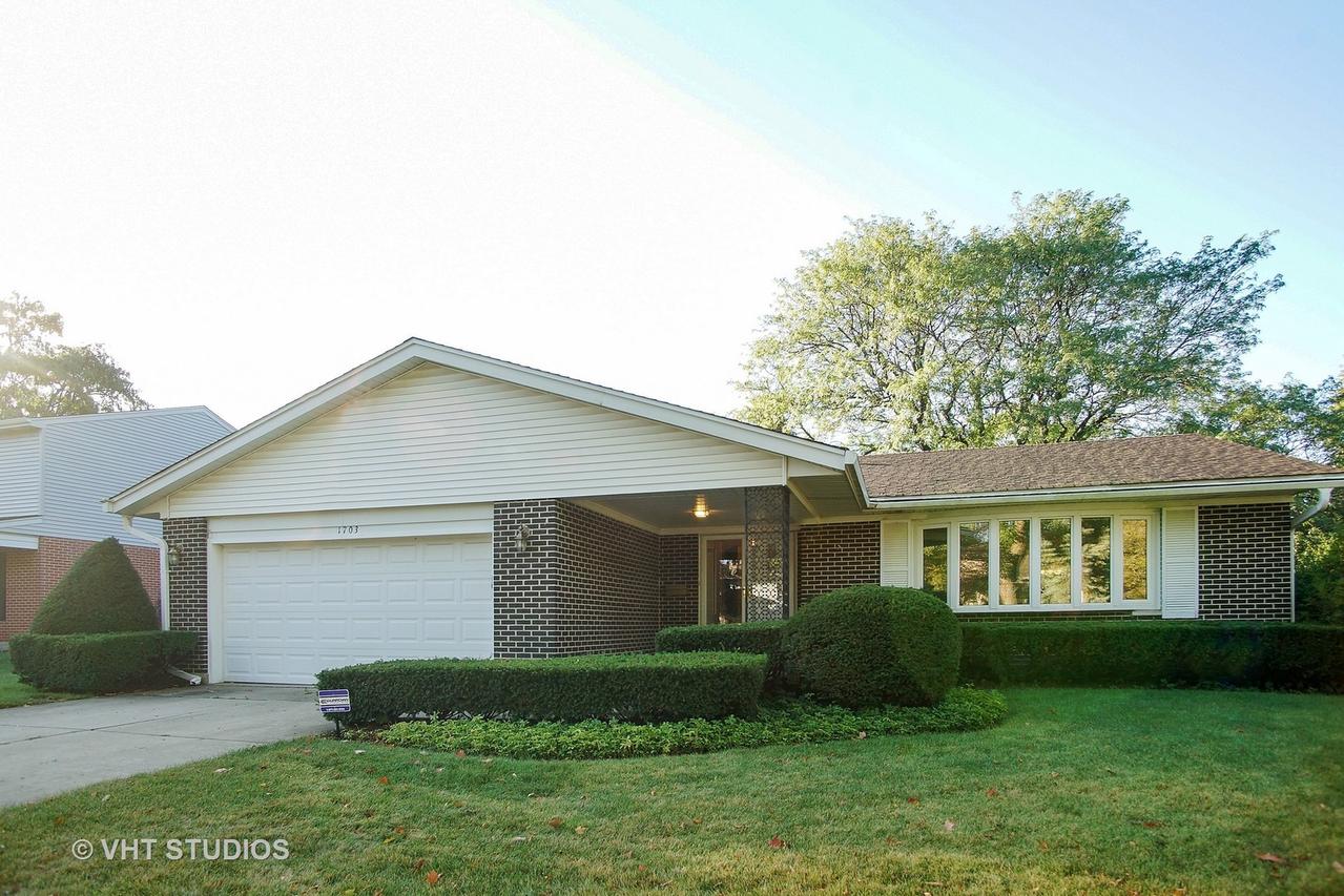 1703 E Avon Ln., Arlington Heights, IL 60004
