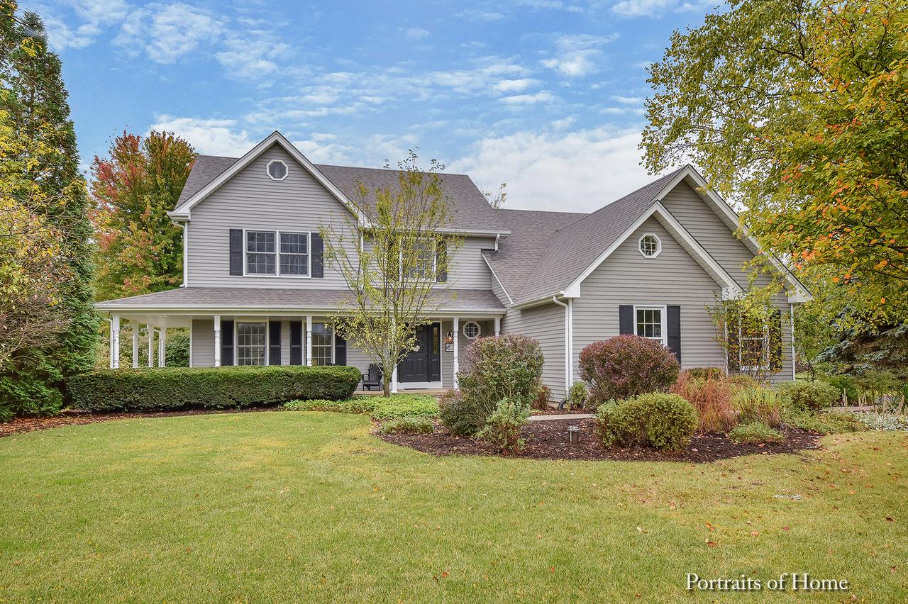 7N888 Cloverfield Dr., St. Charles, IL 60175