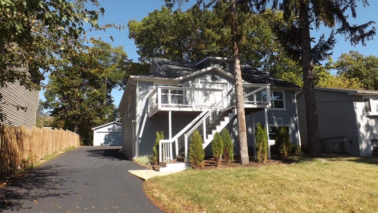 25208 Buena Ave., Lake Villa, IL 60046