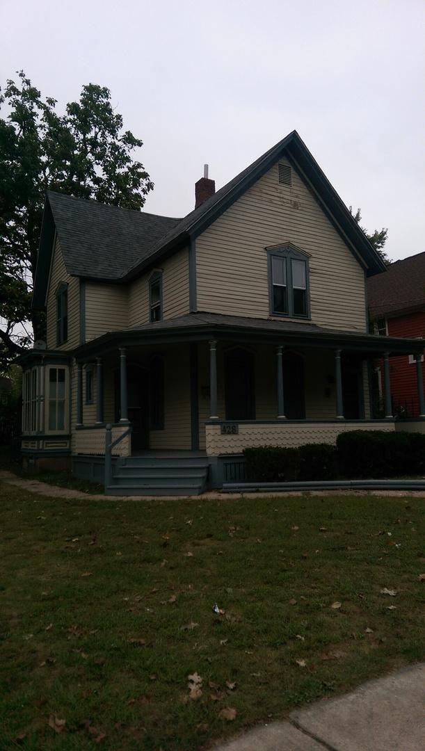 428 Division St., Elgin, IL 60120