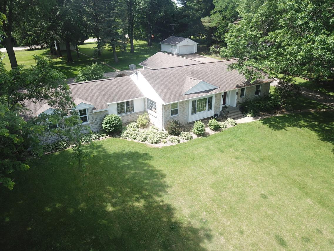 1151 Woodside Dr., Freeport, IL 61032