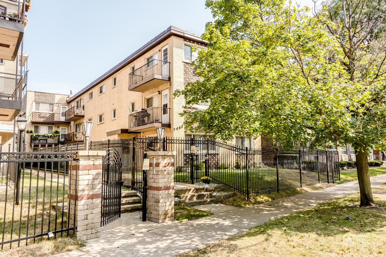 7453 N Sheridan Rd. #1A, Chicago, IL 60626