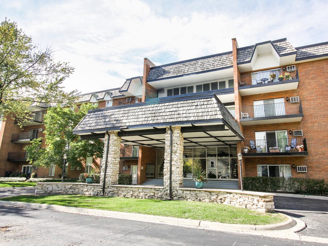4225 Saratoga Ave. #107B, Downers Grove, IL 60515