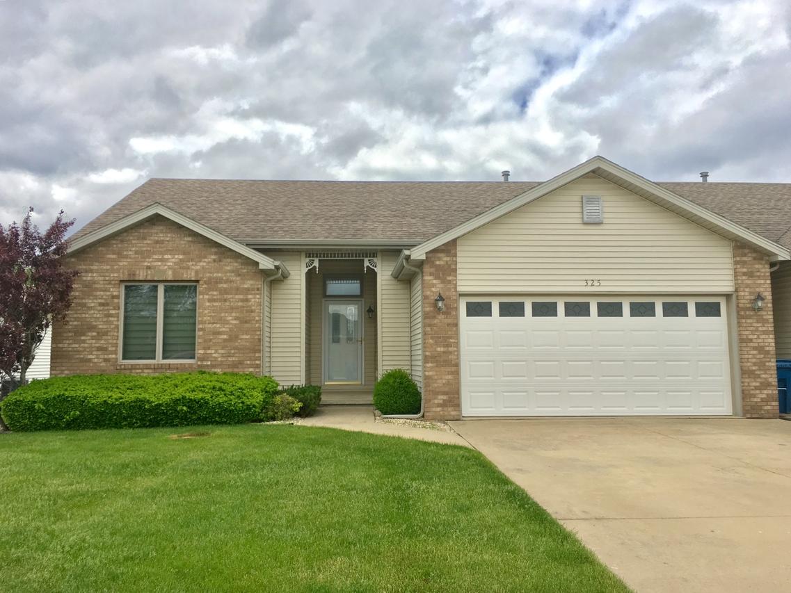 325 N Hamilton Dr., Grant Park, IL 60940