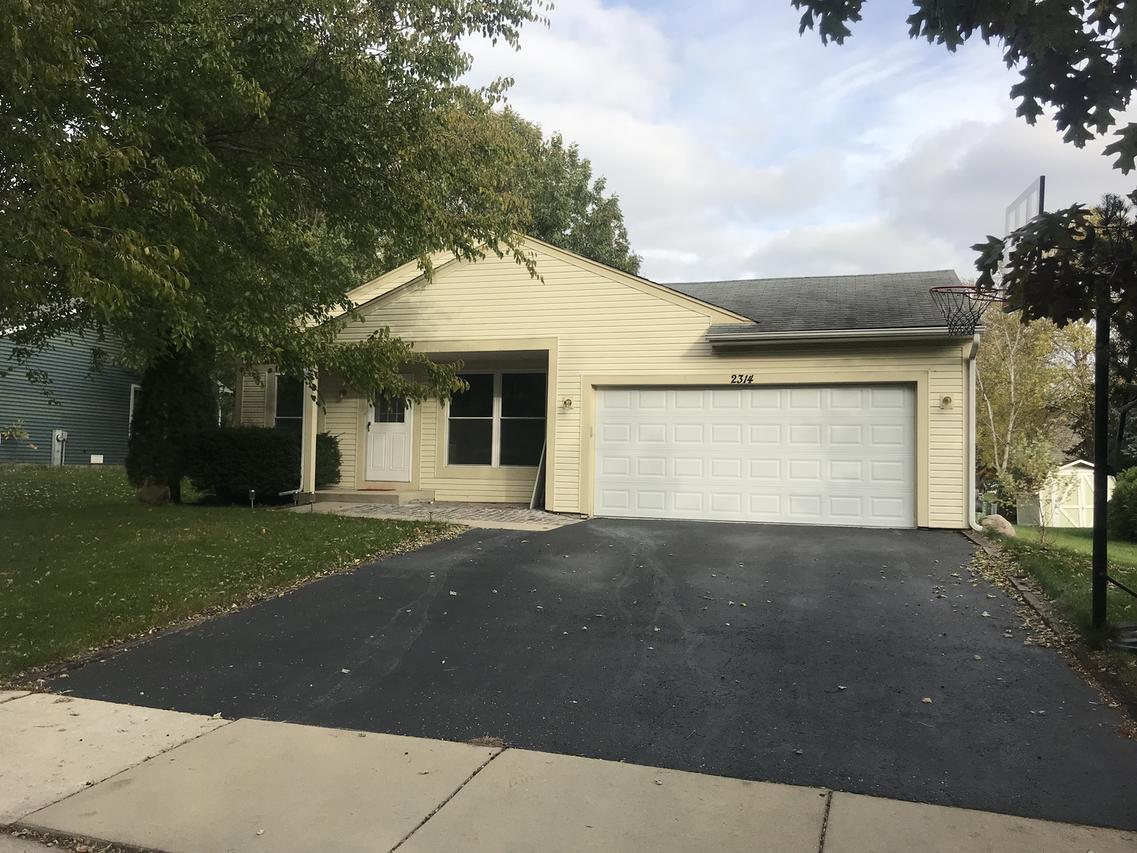 2314 Wayland Ln., Naperville, IL 60565