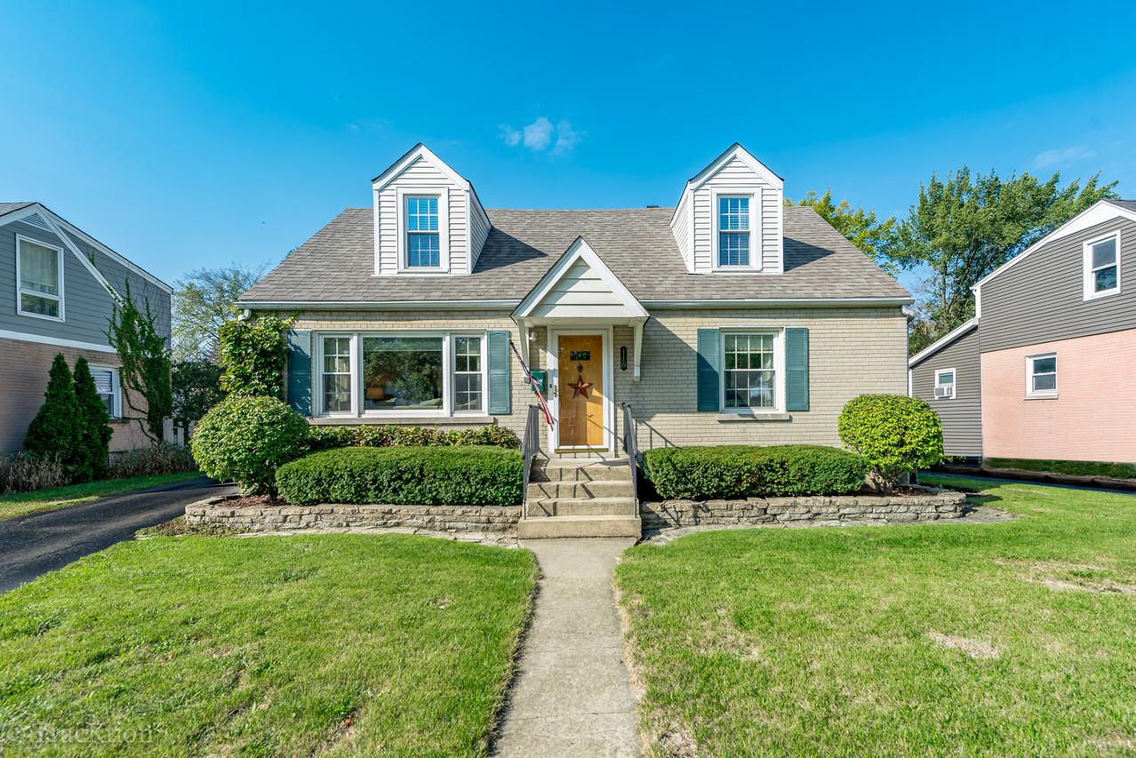 116 Westend Ave., Westmont, IL 60559