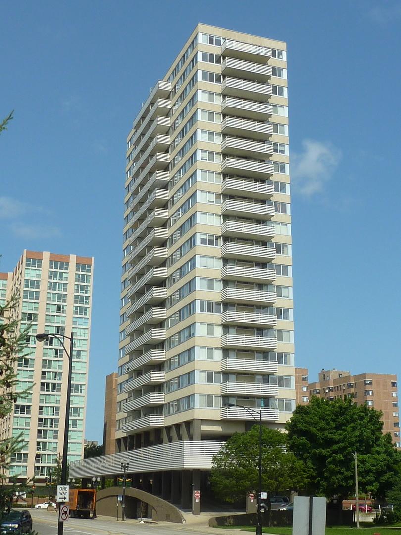 5601 N Sheridan Rd. #12C, Chicago, IL 60660