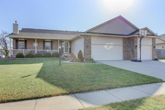 1201 Edgeview Dr., Mahomet, IL 61853