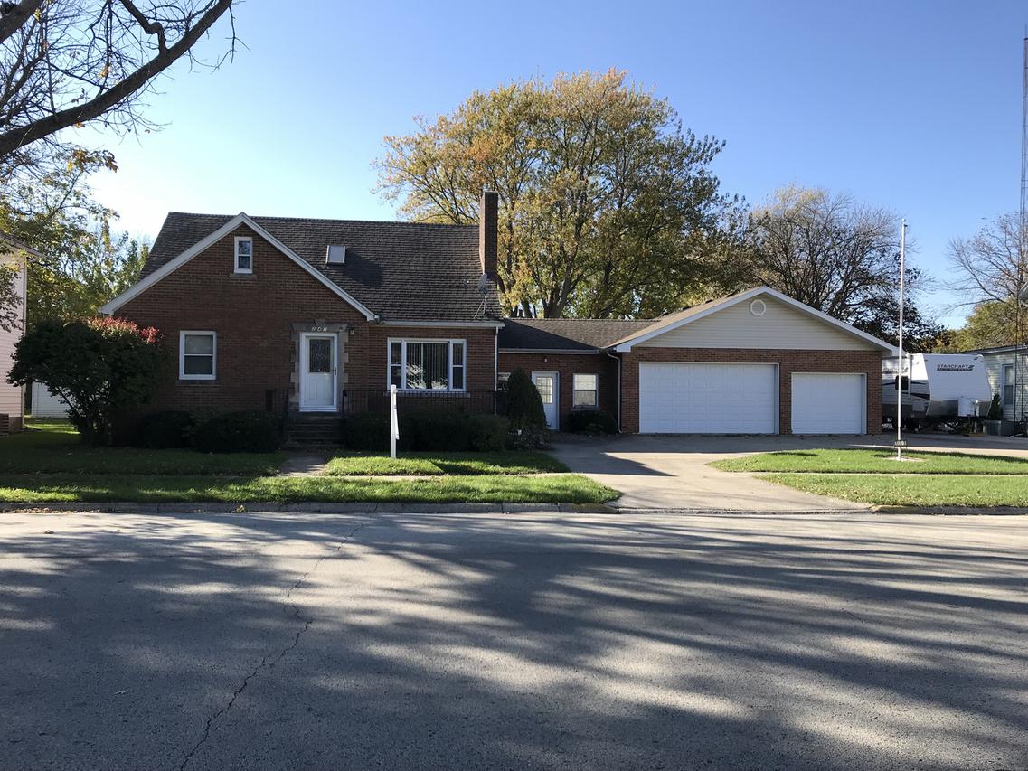 241 S Main St., Herscher, IL 60941
