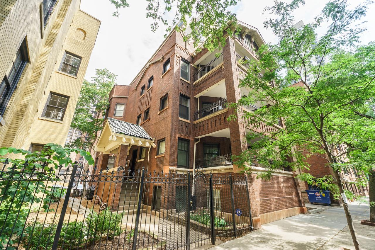 416 W Briar Pl. #2B, Chicago, IL 60657