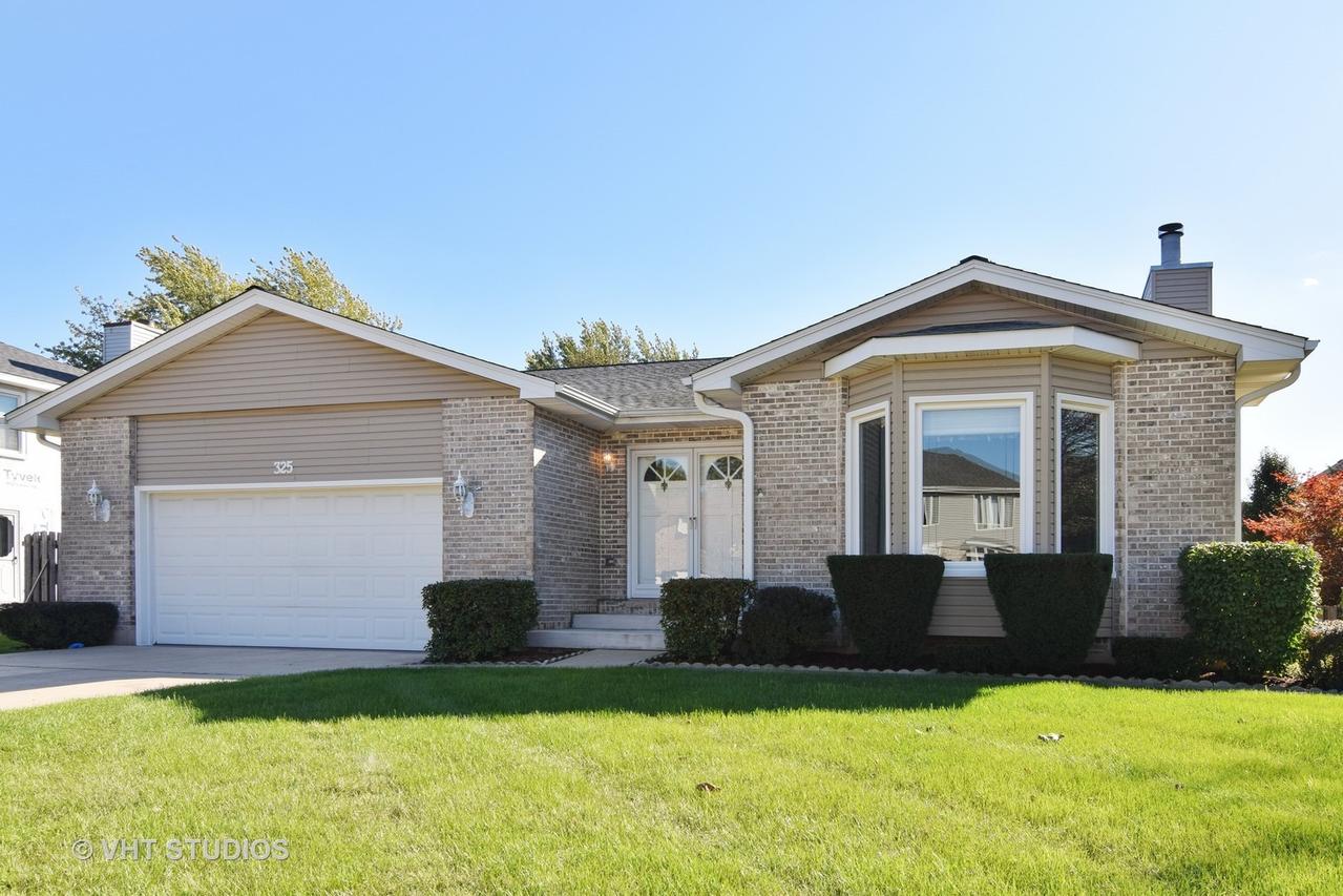 325 Schreiber Ave., Roselle, IL 60172