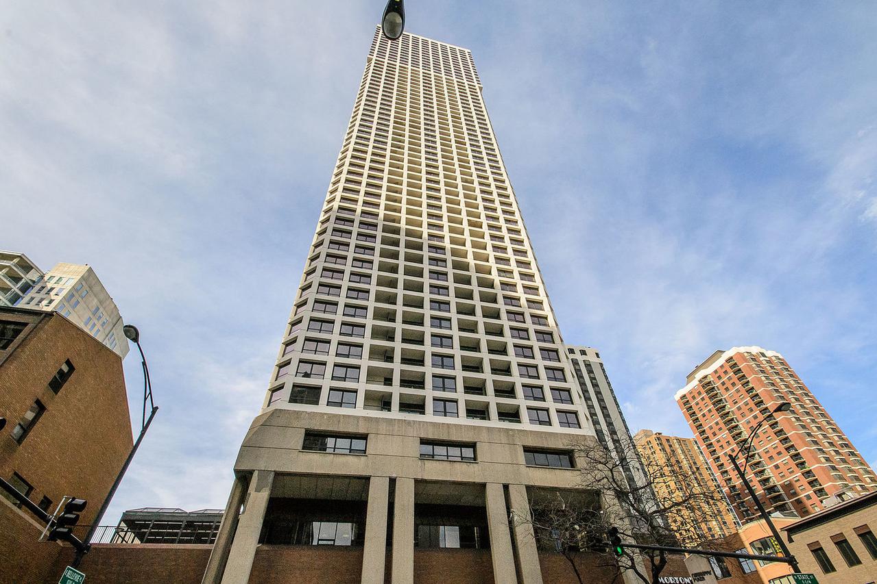 1030 N State St. #12LM, Chicago, IL 60610