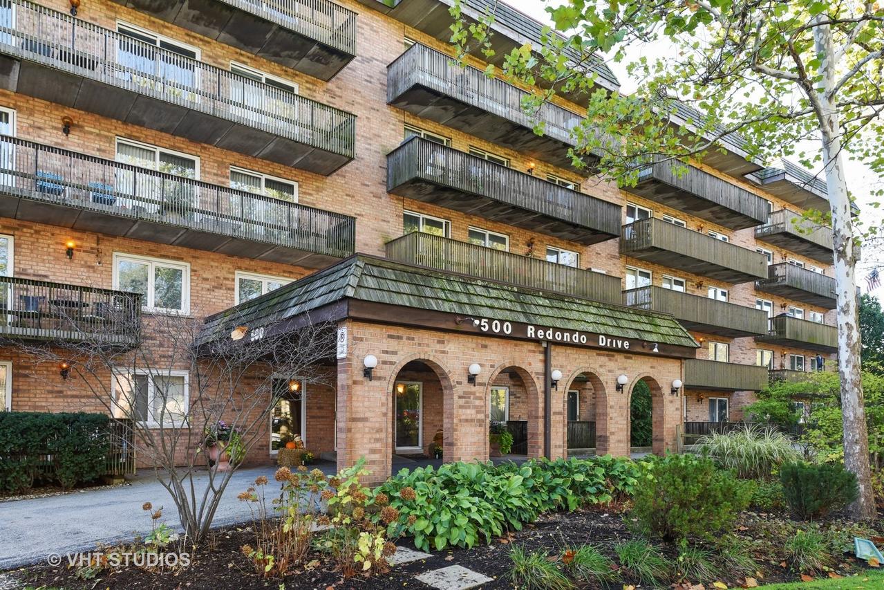 500 Redondo Dr. #202, Downers Grove, IL 60516