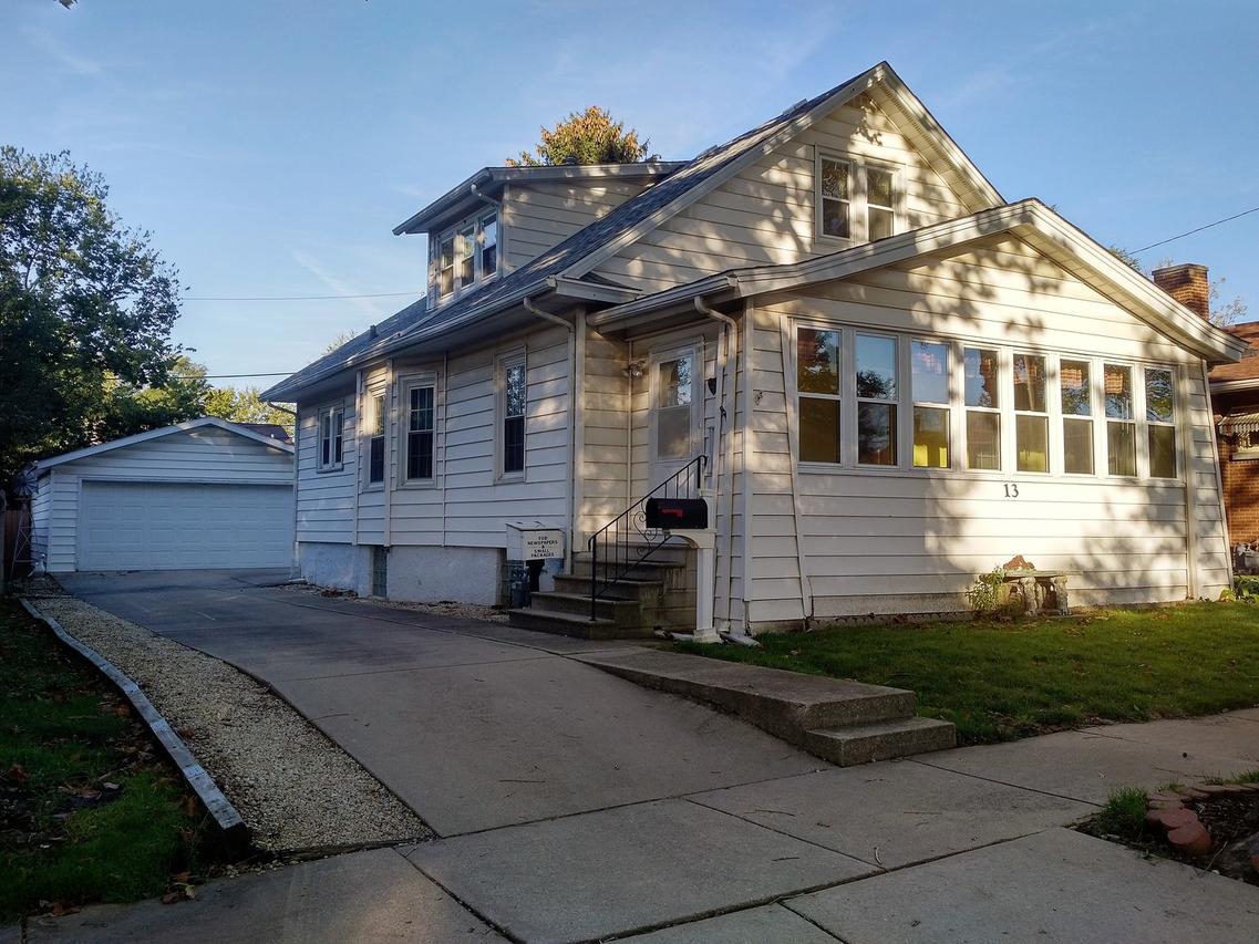 13 Manor Ct., Joliet, IL 60436