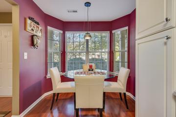 1621 W Portsmith Ln., Arlington Heights, IL 60004