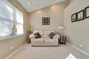 1621 W Portsmith Ln., Arlington Heights, IL 60004