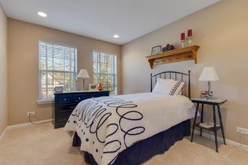 1621 W Portsmith Ln., Arlington Heights, IL 60004