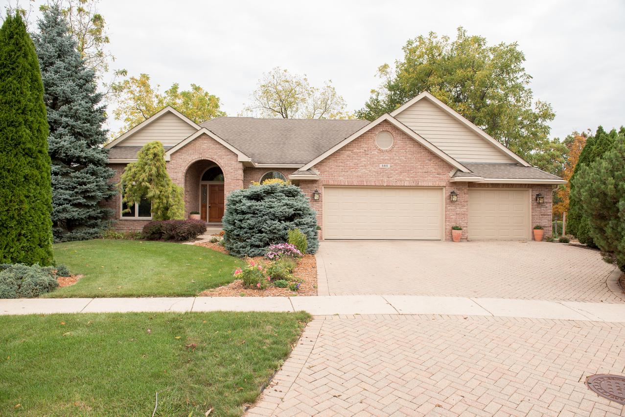 585 Edelweiss Ct., Antioch, IL 60002