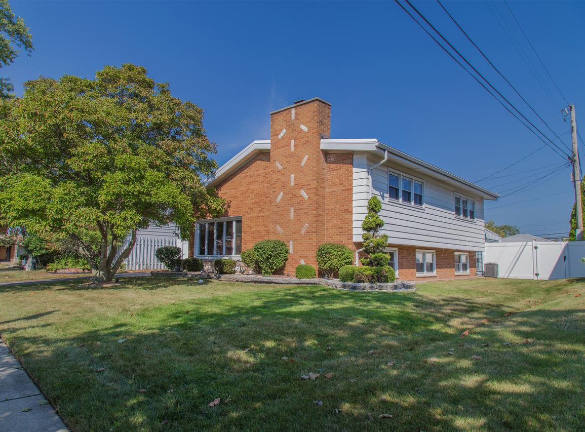 5536 W 103rd Pl., Oak Lawn, IL 60453