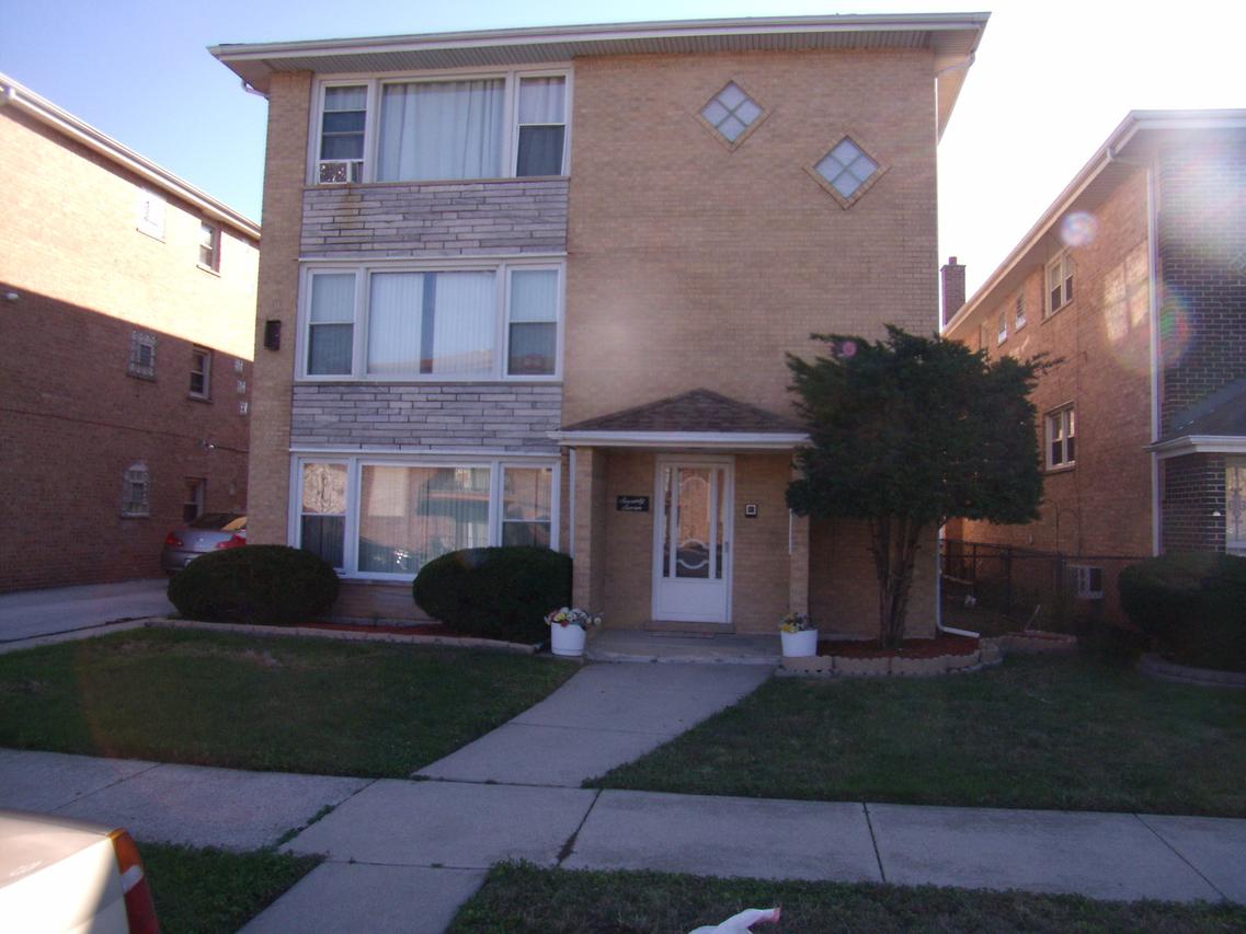 77 Oglesby Ave., Calumet City, IL 60409