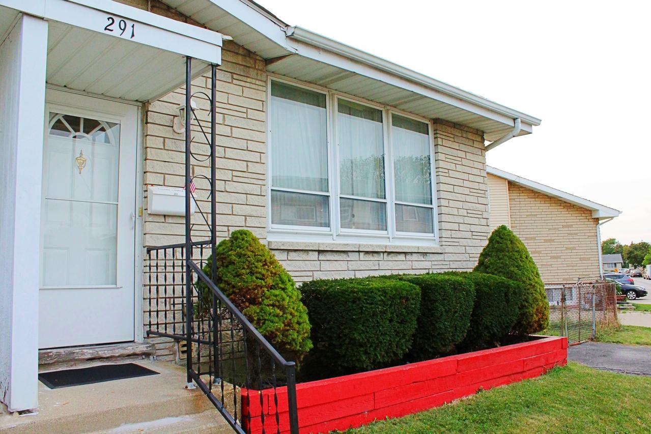 291 Dover Ln., Des Plaines, IL 60018
