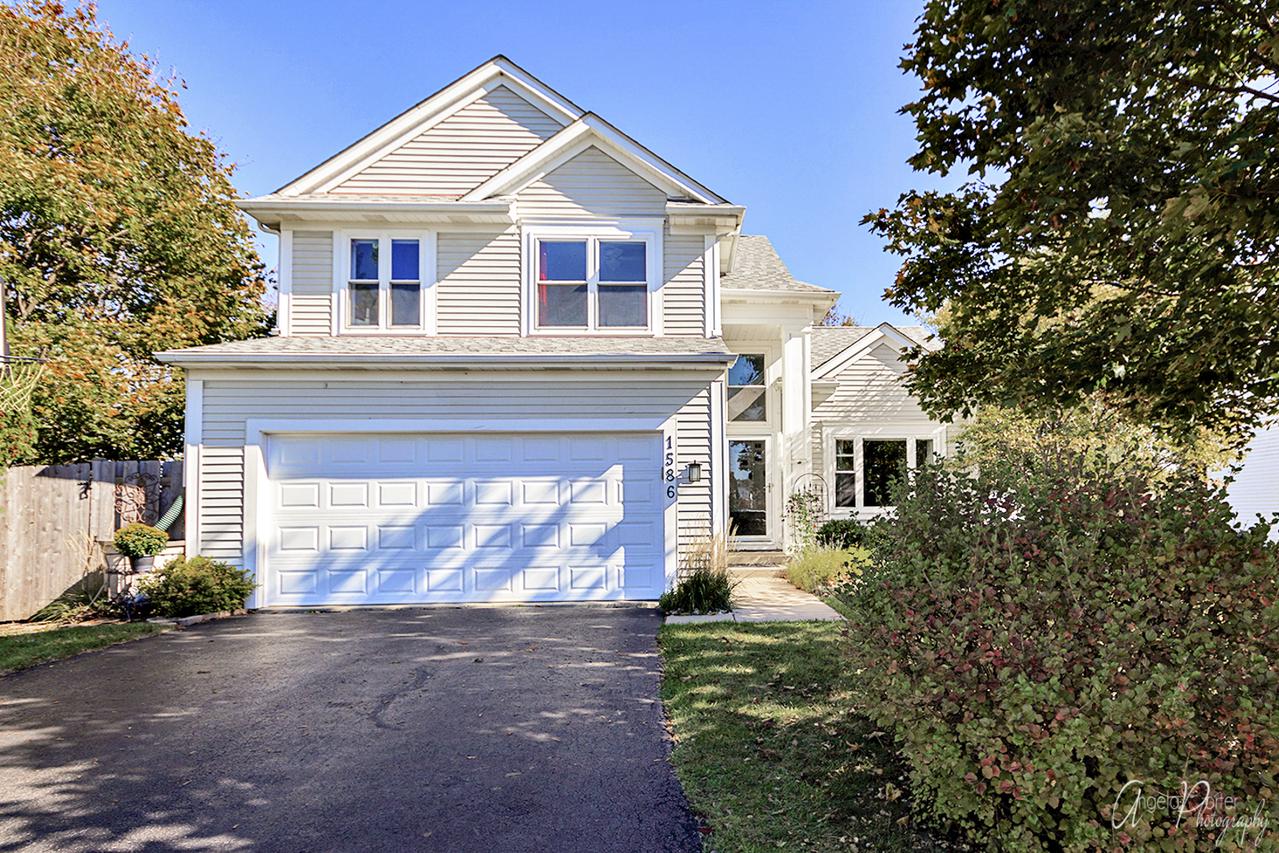 1586 Oxford Cir., Grayslake, IL 60030