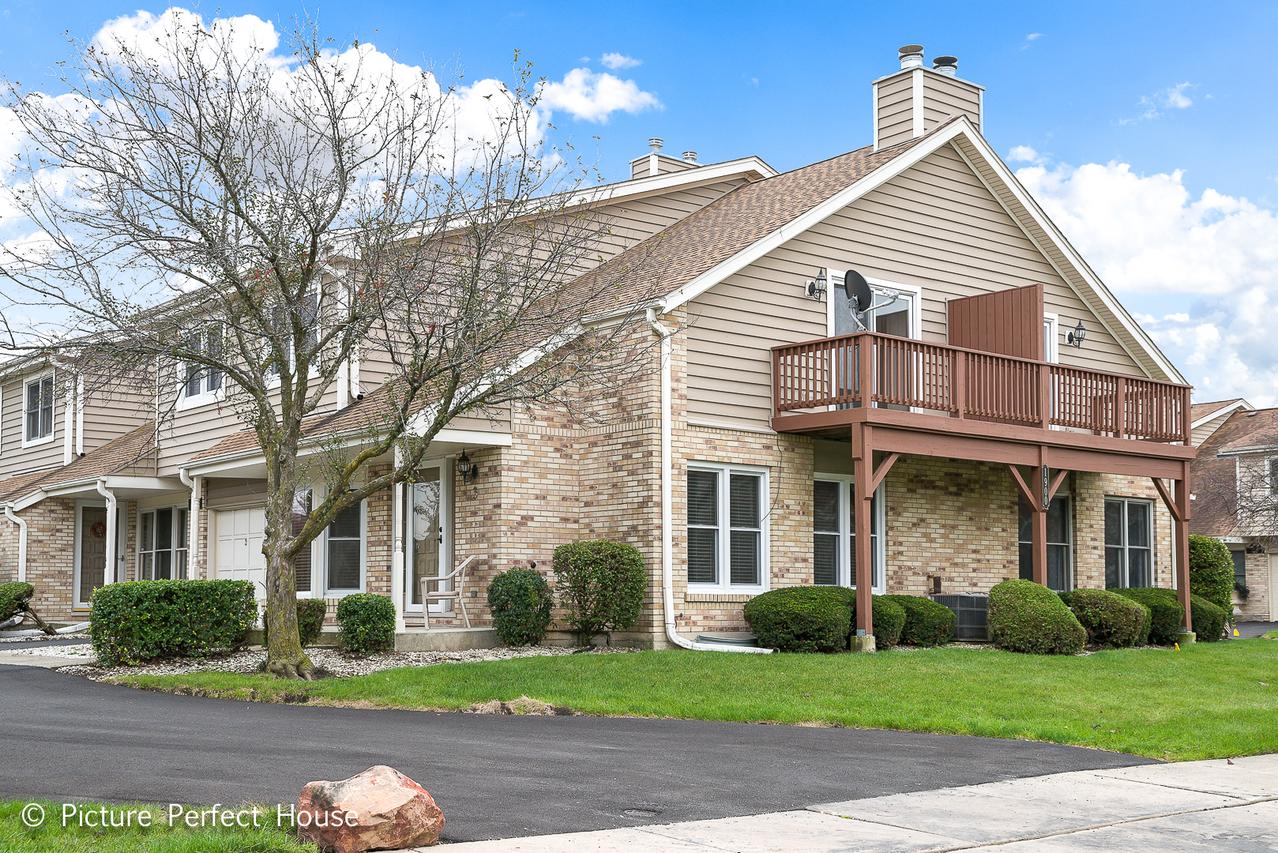 1900 Wisteria Ct. #3, Naperville, IL 60565